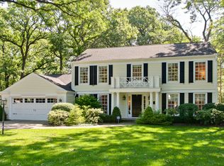 901 Forest Hill Rd, Lake Forest, IL 60045