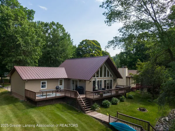 5235 King Henry Cir, Gladwin, MI 48624