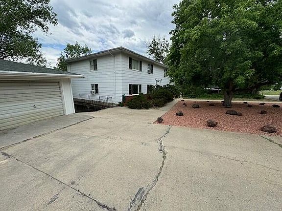 2nd image of 731 Arlington Blvd