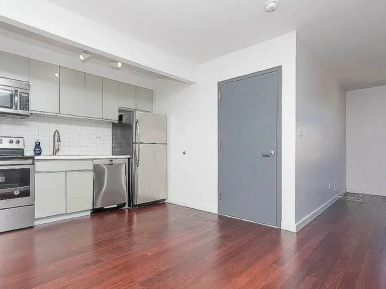 286 Stanhope St #5A — Photo 5