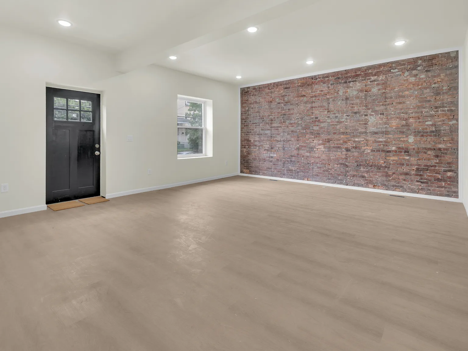 63 N 7th St — Photo 3