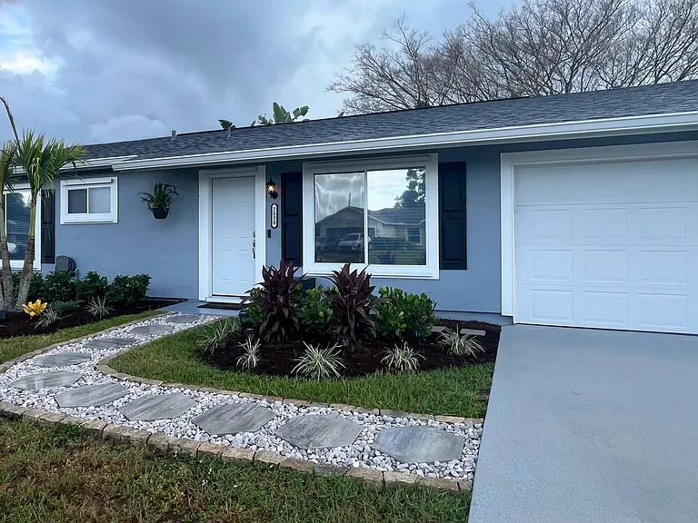 2030 SE Watercrest St — Photo 1