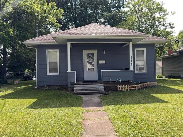 114 S 9th St, Benton, IL 62812