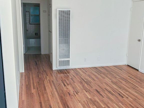2nd image of 12012-12016 Moorpark St #12016-4