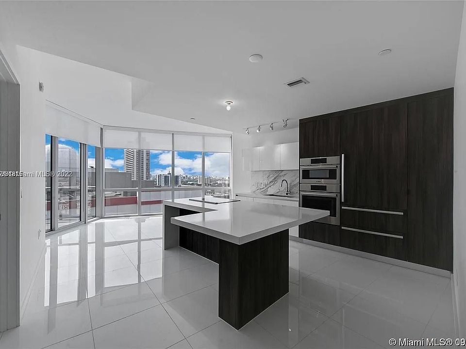 1st image of 851 NE 1st Ave #1610