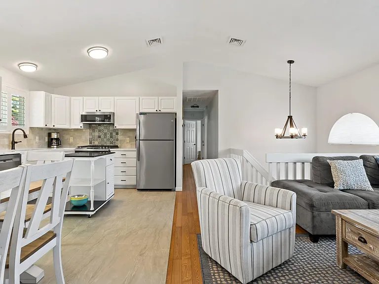 14 Lakeview Dr — Photo 5