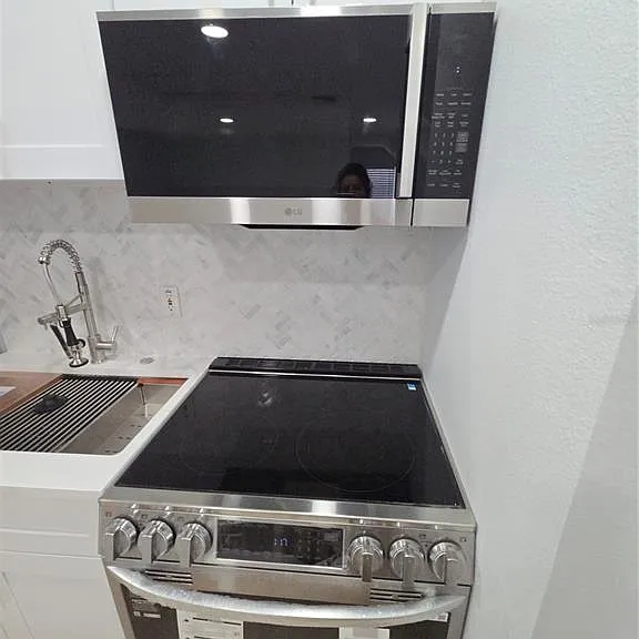 104 Eastpark Cres #B — Photo 12