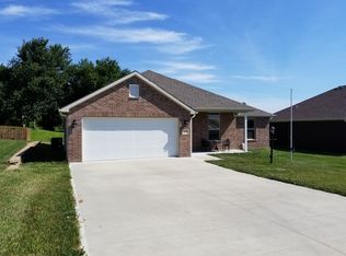 2609 Meadow Ridge Dr, Saint Joseph, MO 64504