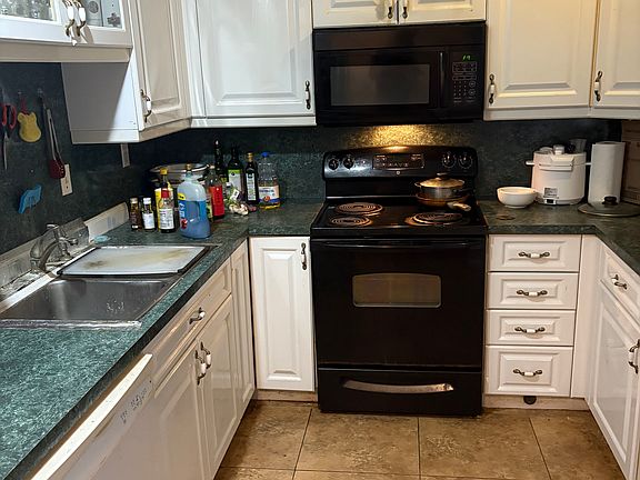 4th image of 926 Benevento Ave #1