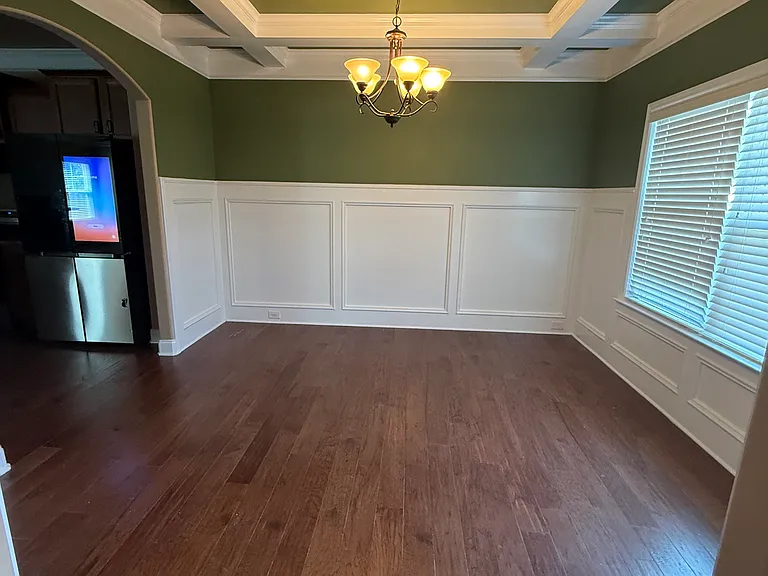 1020 Barrett Dr — Photo 2