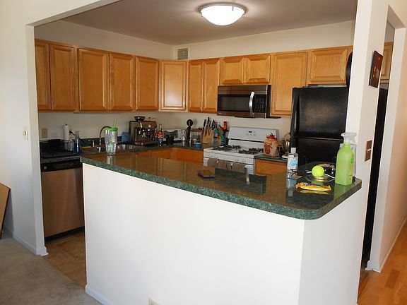 2nd image of 444 W Fullerton Pkwy APT 403