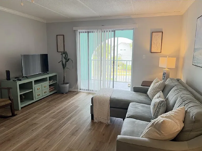 464 N Paula Dr #301 — Photo 7