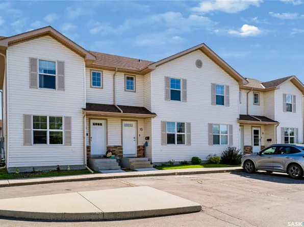 135 Pawlychenko Lane #15, Saskatoon, SK S7V 1J8