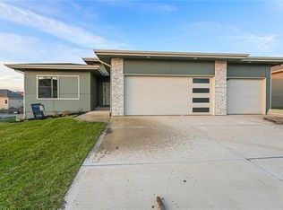 1809 Alpine Dr, Pleasant Hill, MO 64080