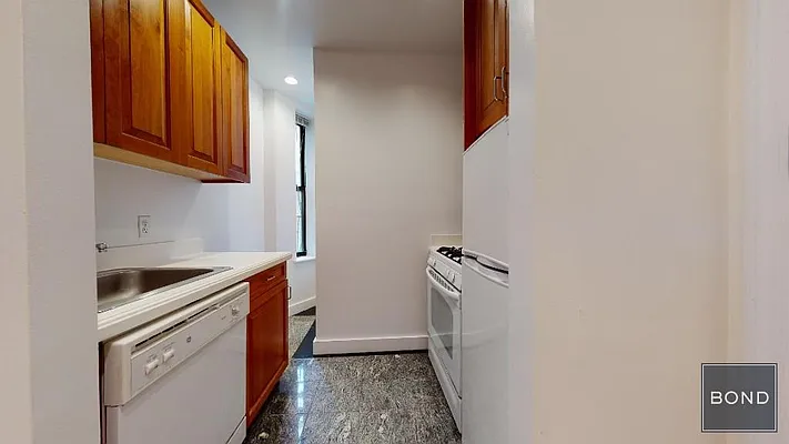 Rented by Bond New York | media 17