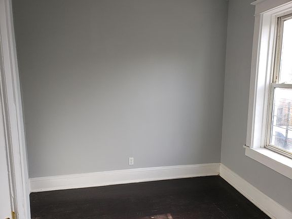 4th image of 120 Downing St #2