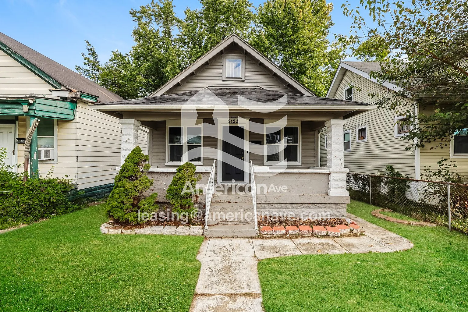2123 W Lee St photo 1