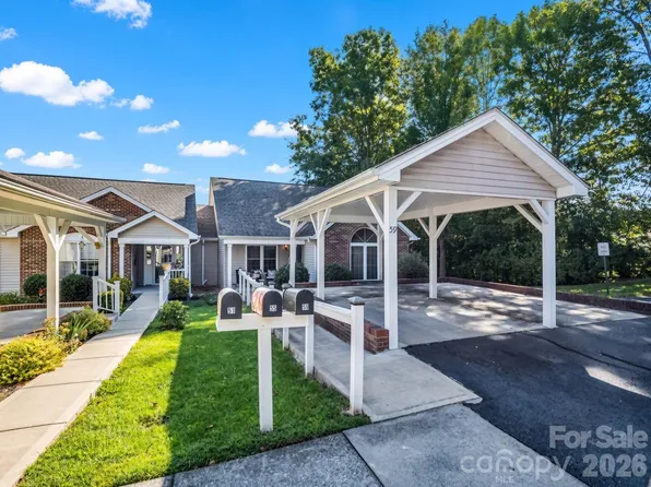 59 S Woodridge View Ct, Hendersonville, NC 28791