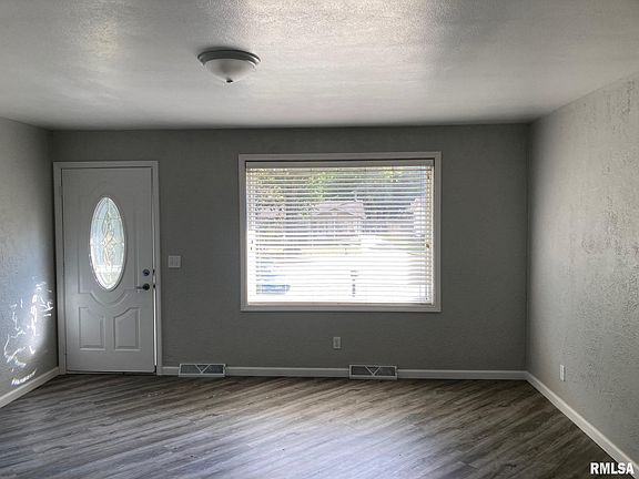 4th image of 217 Willow Ln