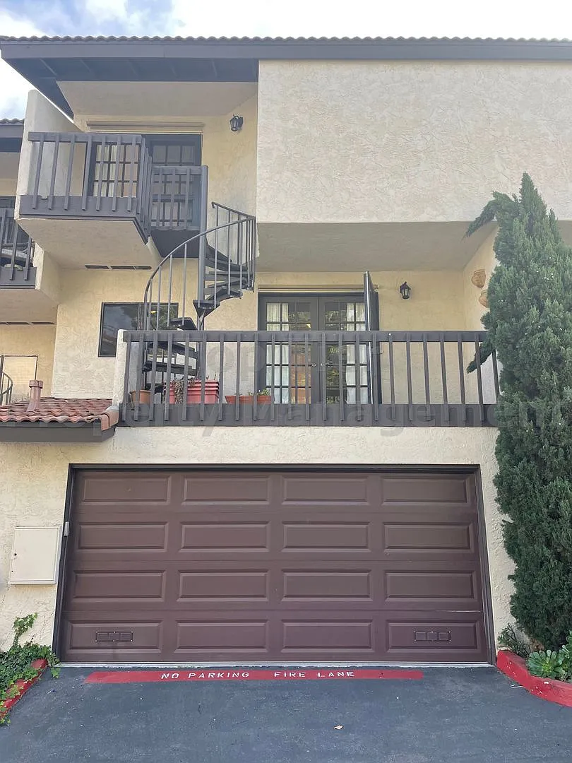 **Beautiful 2 bed / 2.5 bath Town Home in Carlsbad La Costa - Available 10/26** — Photo 1