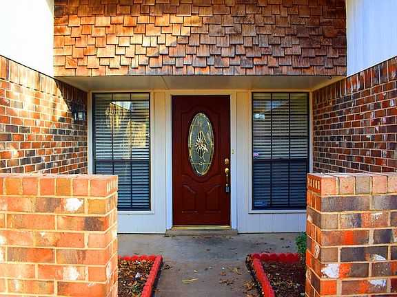 2nd image of 4654 Applewood Dr