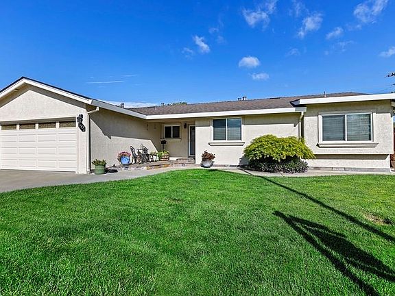 2nd image of 7803 Diana Ln