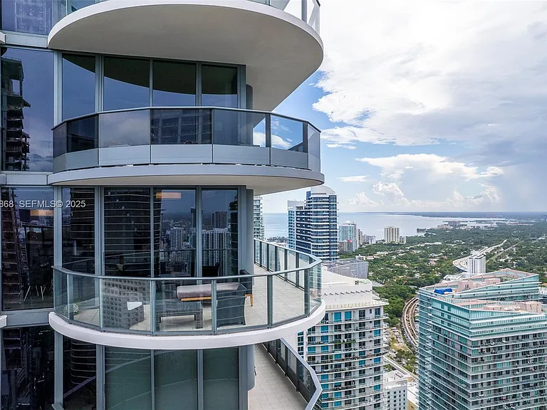 1000 Brickell Plz #Penthouse 5307 — Photo 32