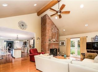 7 Aaron Dr, Topsfield, MA 01983