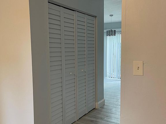 4th image of 5078 S University Dr