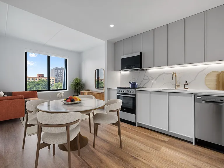 788 Willoughby Ave #211 — Photo 2
