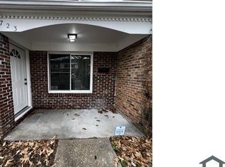 723 White Hall Ln, Virginia Beach, VA 23462