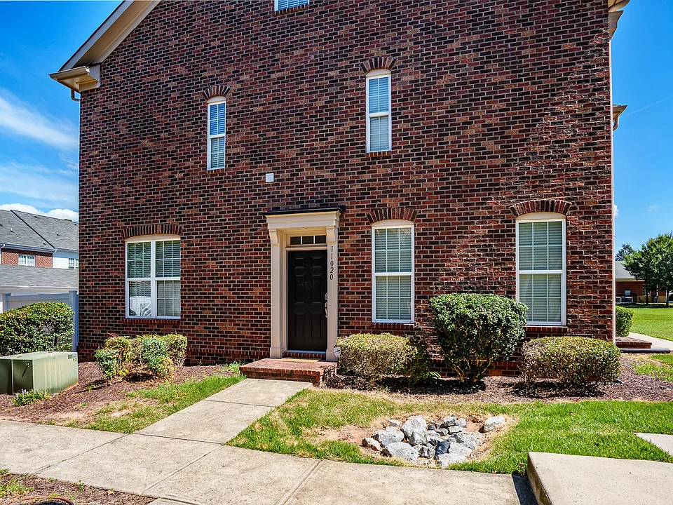 11020 Cedar Walk Ln