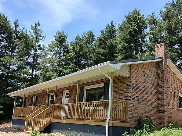 282 Rolling Hills Dr, Marion, VA 24354