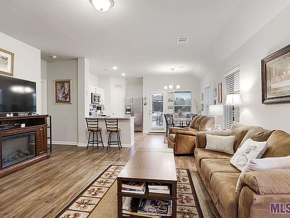 4th image of 8265 Fairlane Dr