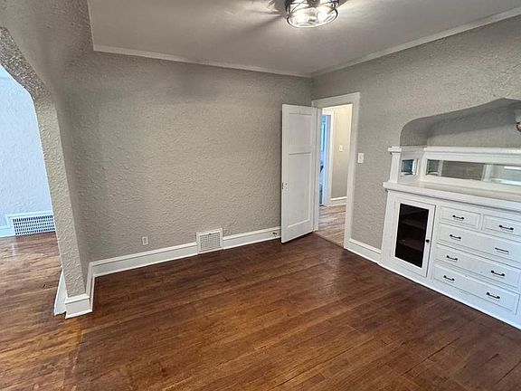 2nd image of 5328 N 35th St