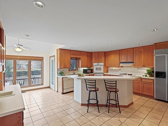 4th image of 1263 Golf View Dr