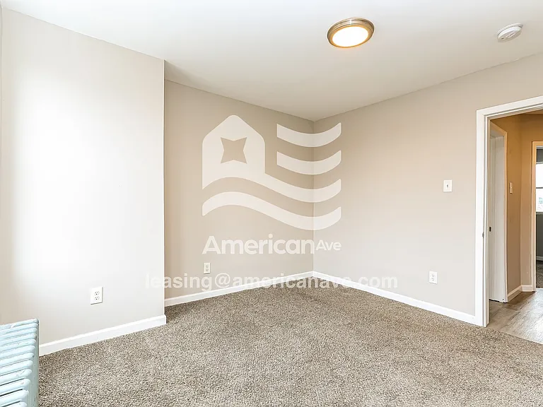 1539644_009_bedroom_8.jpg