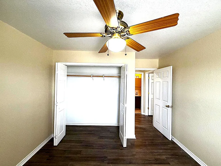 2302 Wales Cir — Photo 12