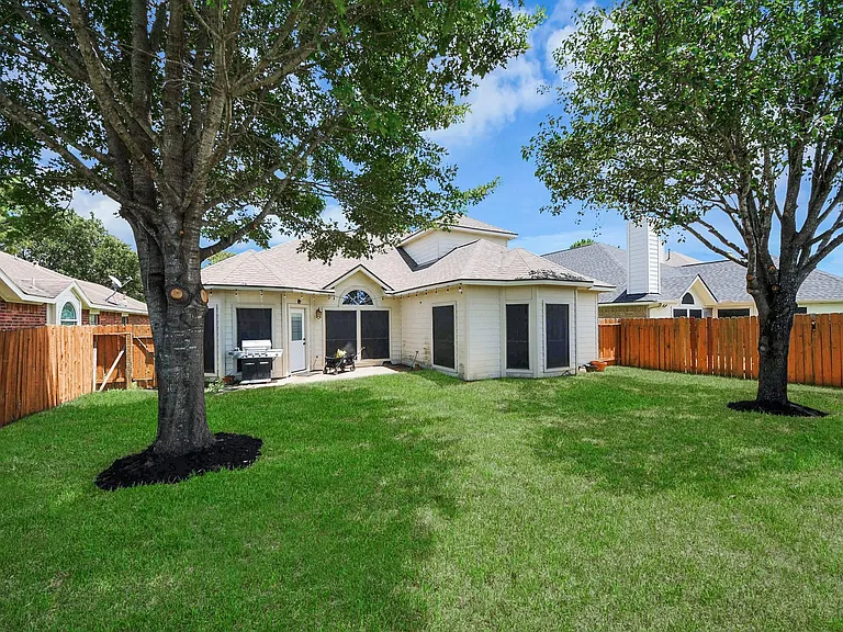 10007 Adobe Dr — Photo 33