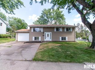 4521 Harrison St, Davenport, IA 52806