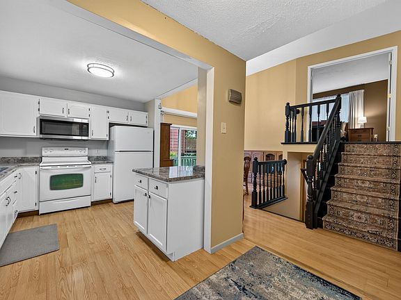 5th image of 14175 Barium St NW