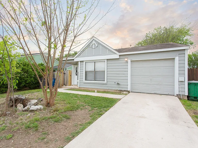 6339 Village Clb — Photo 2