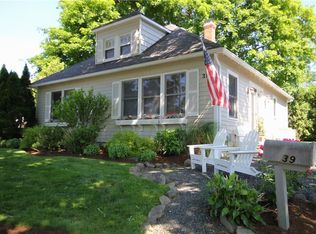 39 Chachapacasset Rd, Barrington, RI 02806