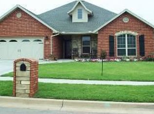 3709 NE Fieldcrest Dr, Lawton, OK 73507