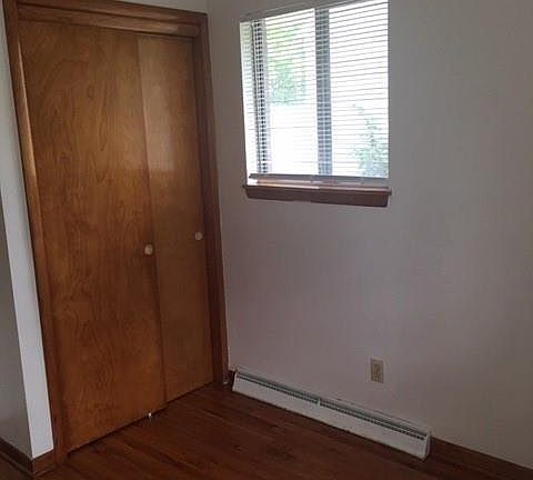 5th image of 821 Davies Ave