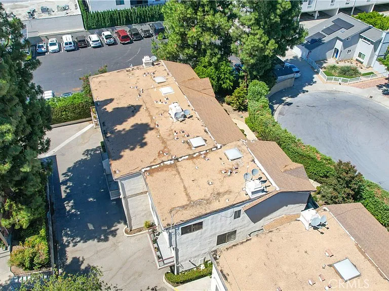 7100 Balboa Blvd #803 — Photo 44