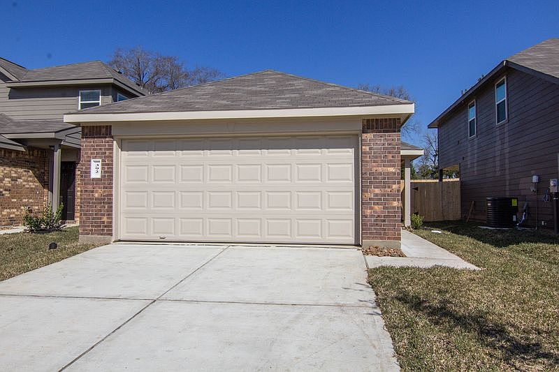 1st image of 392 Upper Creek Dr