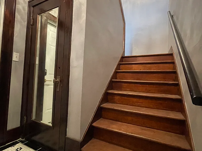 common front entryway
