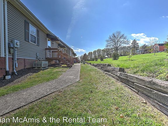 4th image of 202 Cambridgeshire Ct