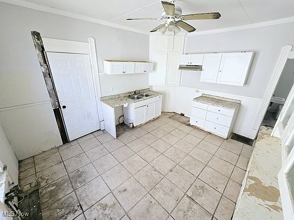 4th image of 1447 W 101st St